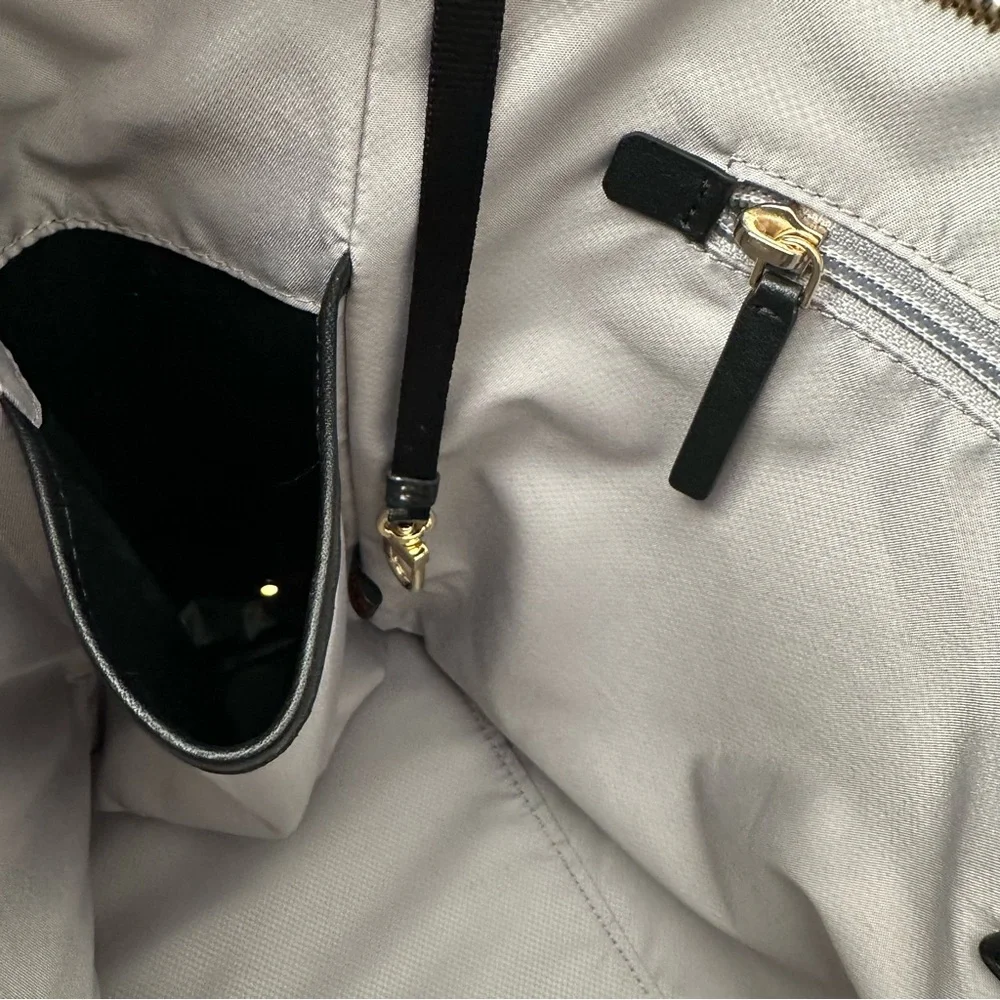 TUMI Everyday Tote Bag Voyageur Leather in Black - Picture 8 of 10